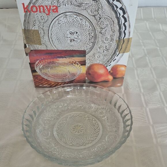 Clear Glass Serving Platter - Picture 1 of 16